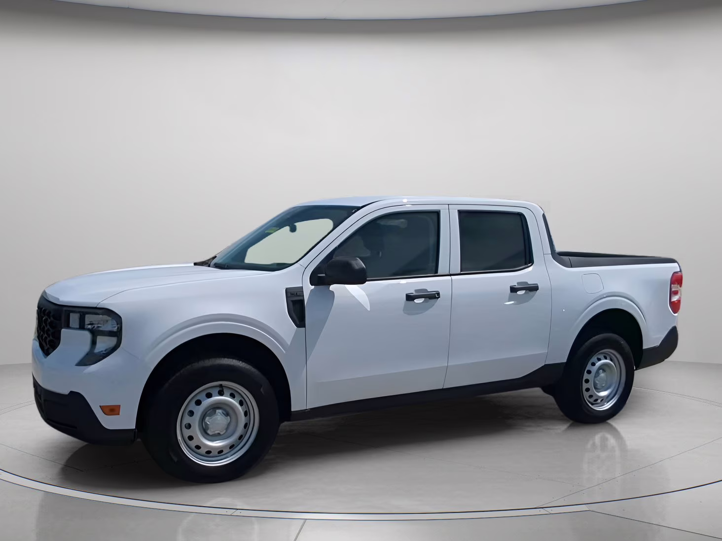 2026 Oxford White Ford Maverick XL Crew Cab Pickup FWD Truck