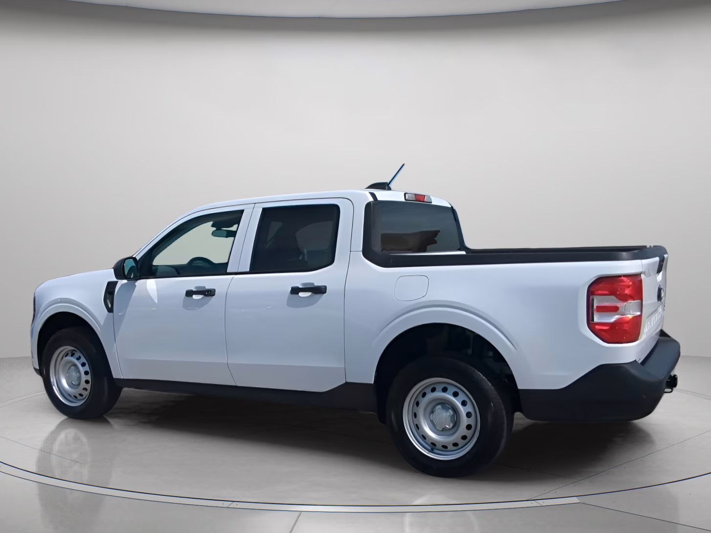 2026 Oxford White Ford Maverick XL Crew Cab Pickup FWD Truck