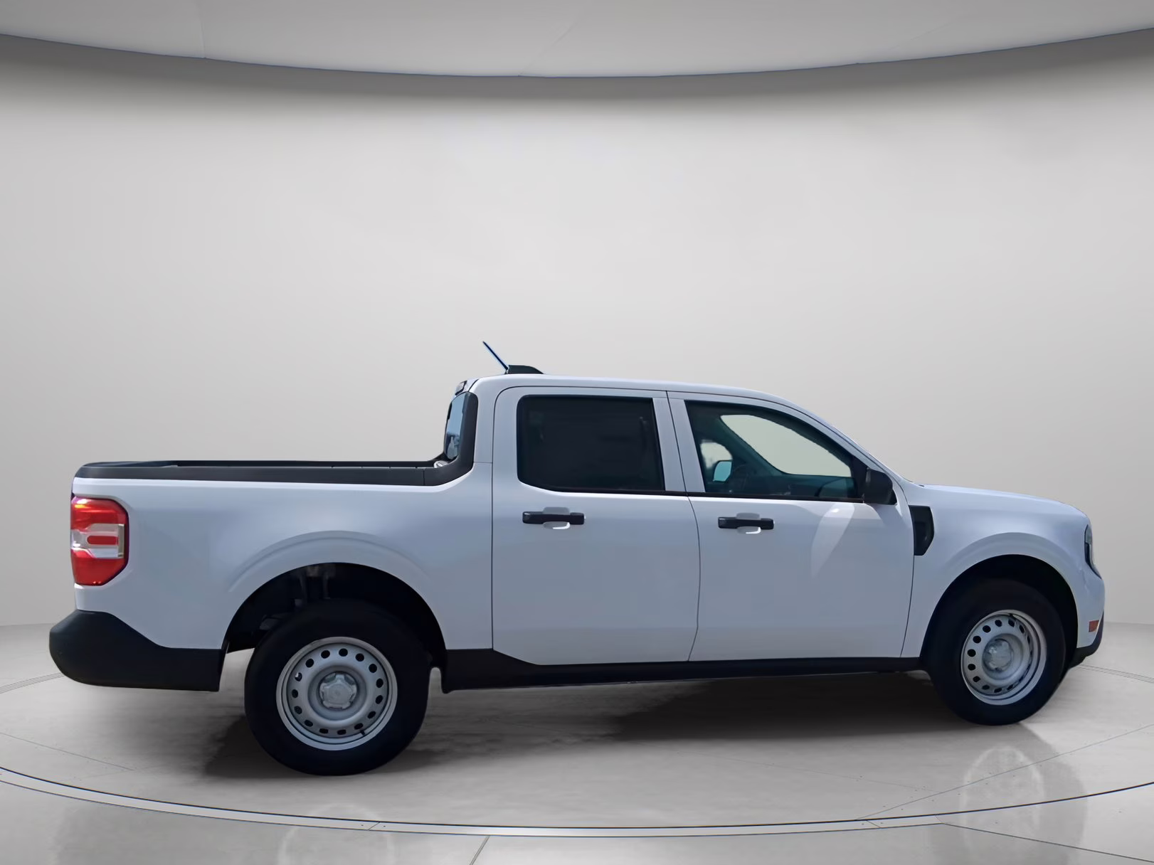 2026 Oxford White Ford Maverick XL Crew Cab Pickup FWD Truck