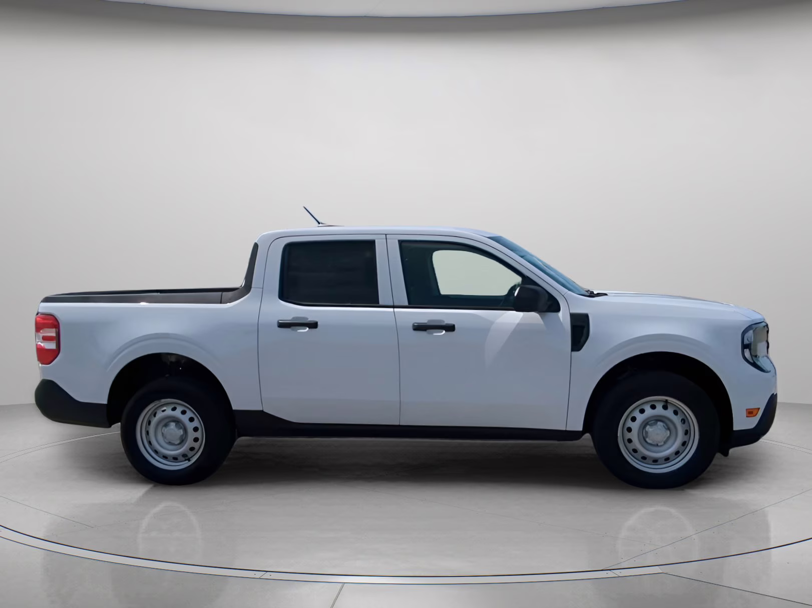 2026 Oxford White Ford Maverick XL Crew Cab Pickup FWD Truck