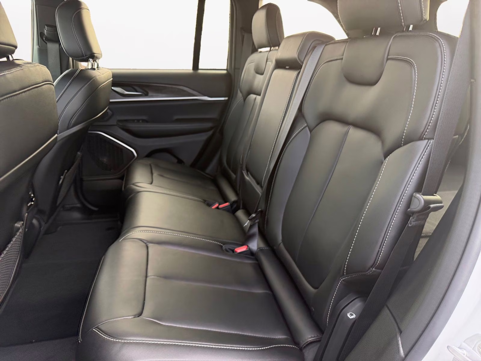 2026 Bright White Clearcoat Jeep Grand Cherokee Limited 4X4 SUV