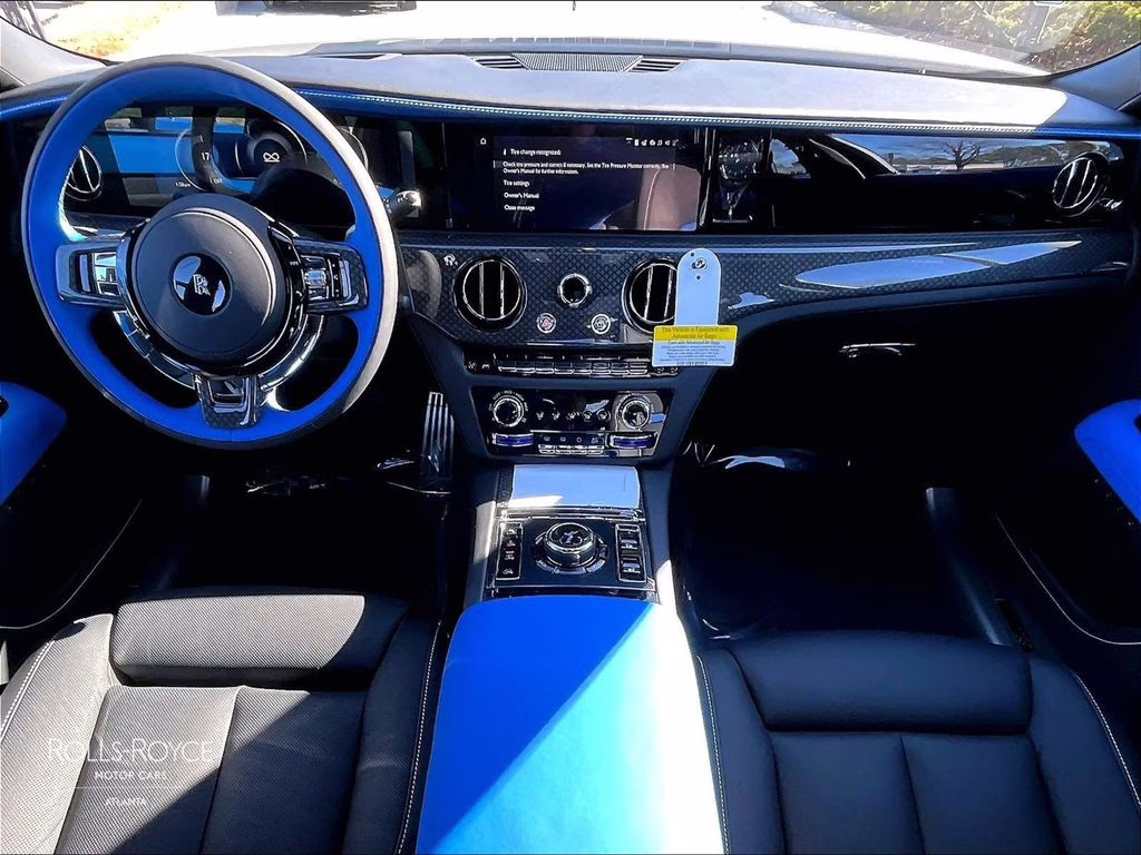 2026 English White Rolls-Royce Black Badge Ghost Black Badge AWD Sedan