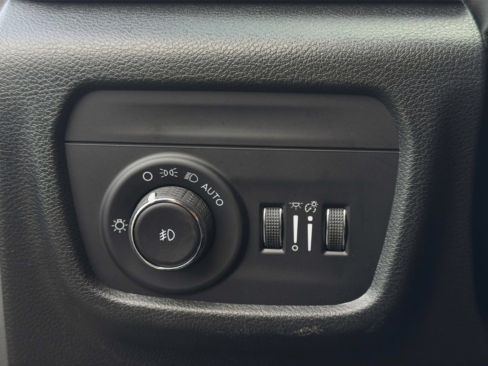 2026 Bright White Clearcoat Jeep Grand Cherokee Limited 4X4 SUV