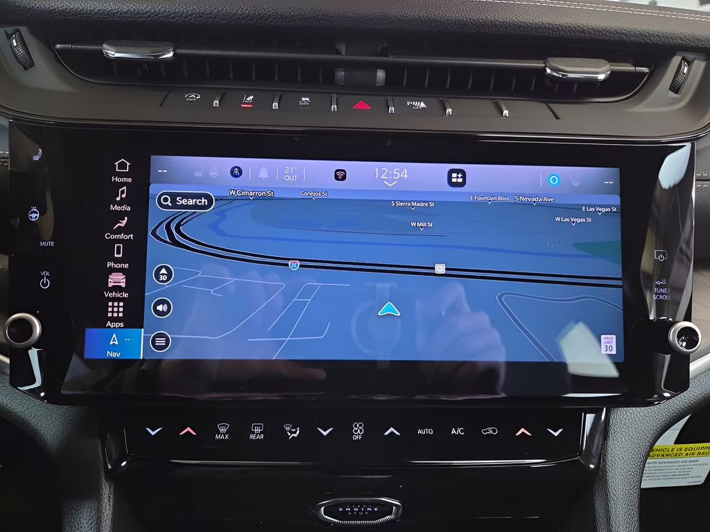 2026 Bright White Clearcoat Jeep Grand Cherokee Laredo 4X4 SUV