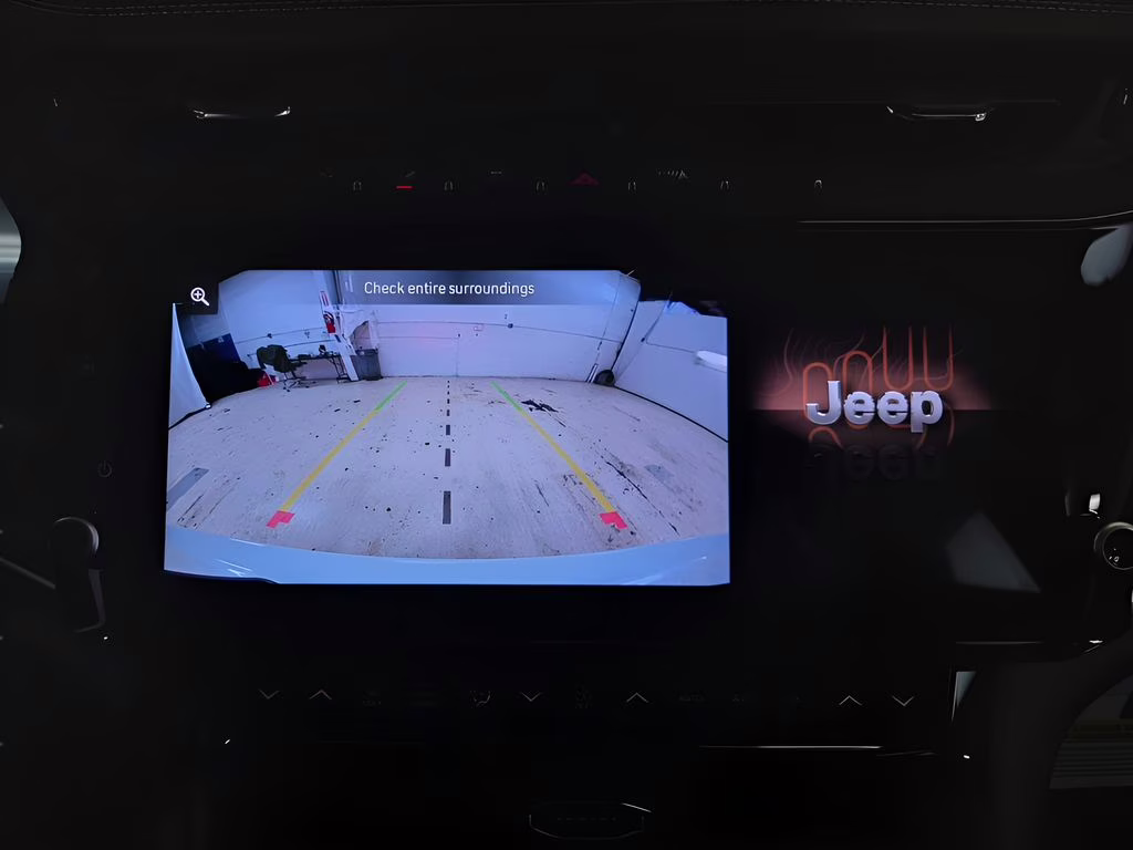 2026 Bright White Clearcoat Jeep Grand Cherokee Laredo 4X4 SUV