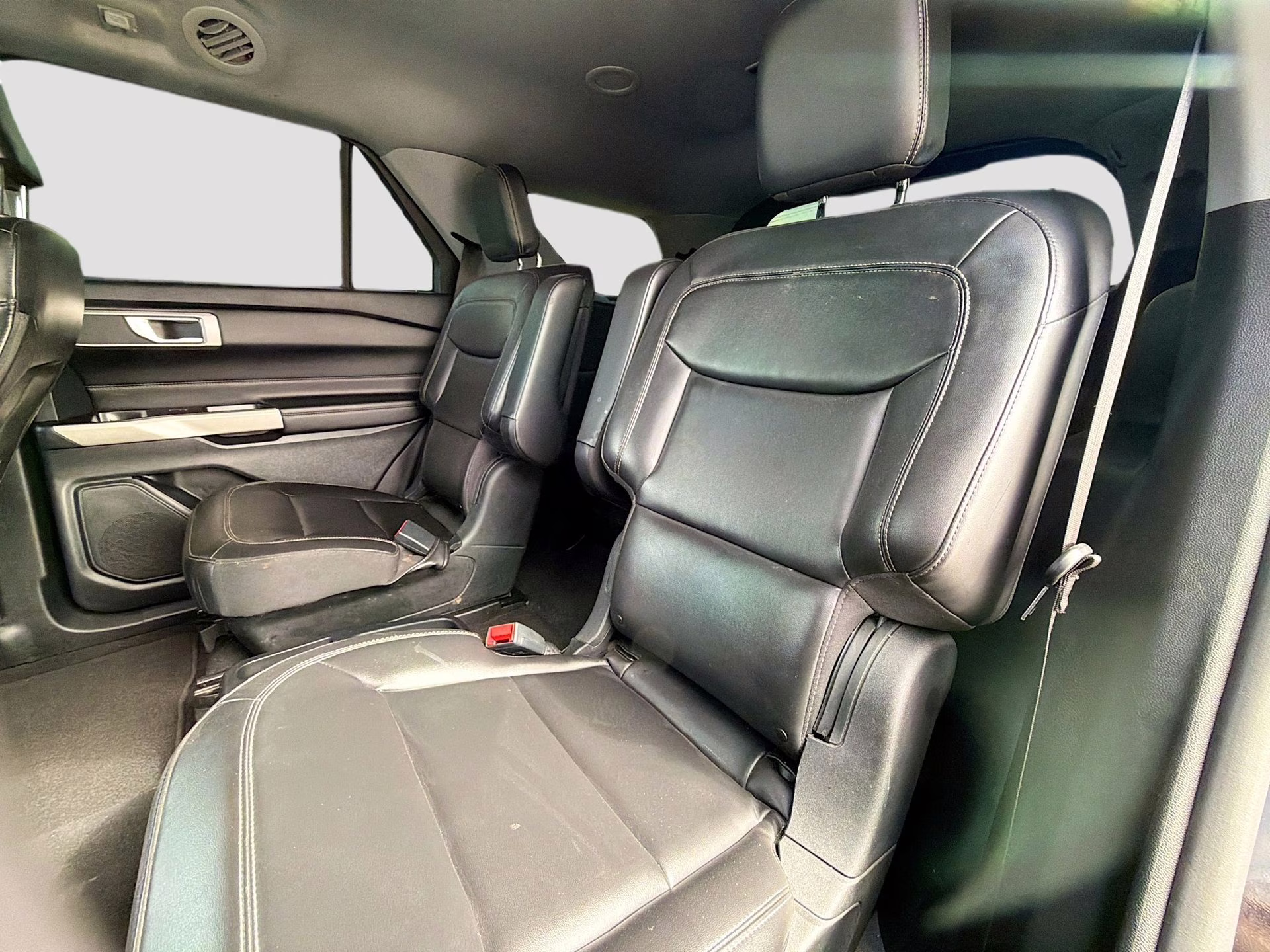 2021 Agate Black Metallic Ford Explorer XLT RWD SUV