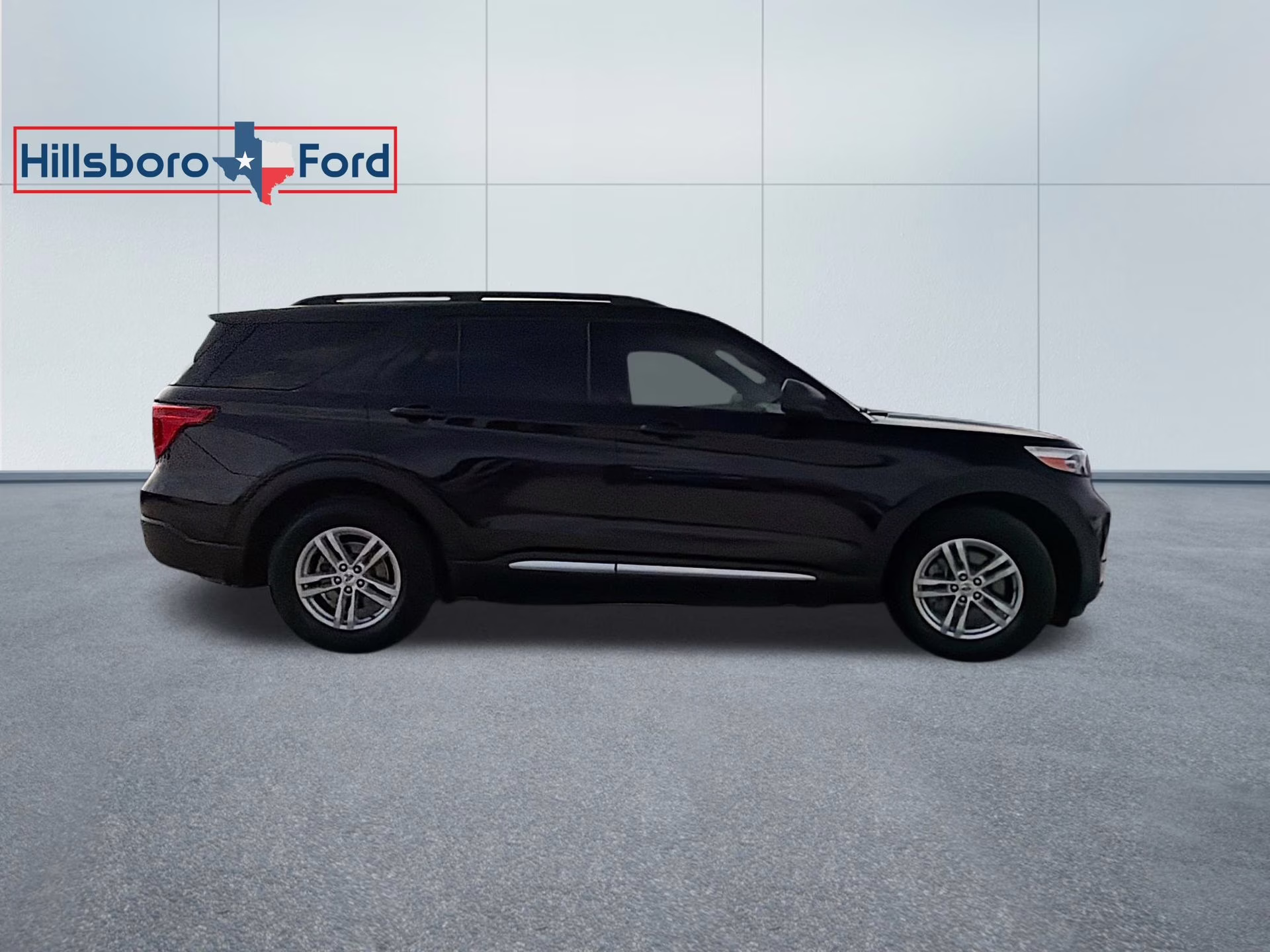 2021 Agate Black Metallic Ford Explorer XLT RWD SUV