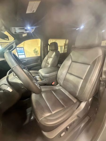 2025 Chevrolet Suburban Z71 Sport Utility 4D 4X4