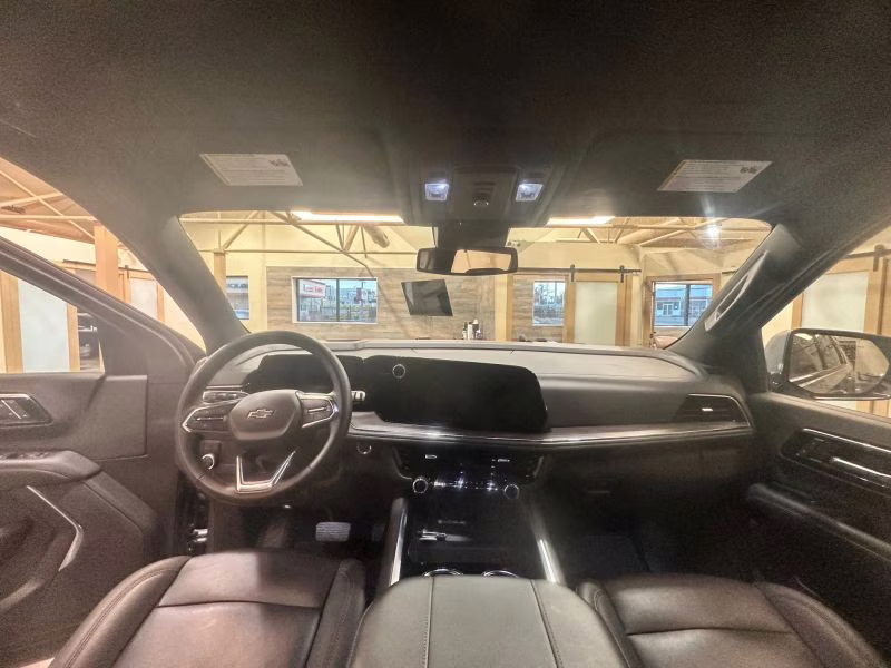 2025 Chevrolet Suburban Z71 Sport Utility 4D 4X4