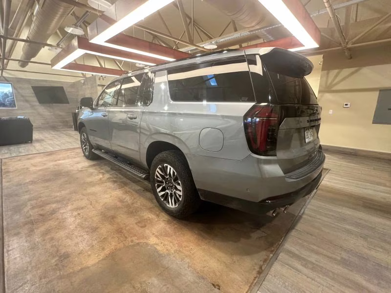 2025 Chevrolet Suburban Z71 Sport Utility 4D 4X4