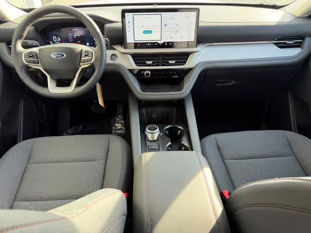 2026 Space White Metallic Ford Explorer Active 4X4 SUV