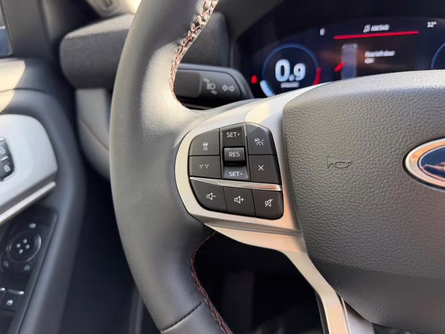 2026 Space White Metallic Ford Explorer Active 4X4 SUV