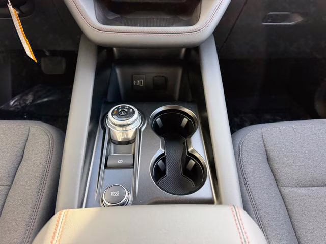 2026 Space White Metallic Ford Explorer Active 4X4 SUV