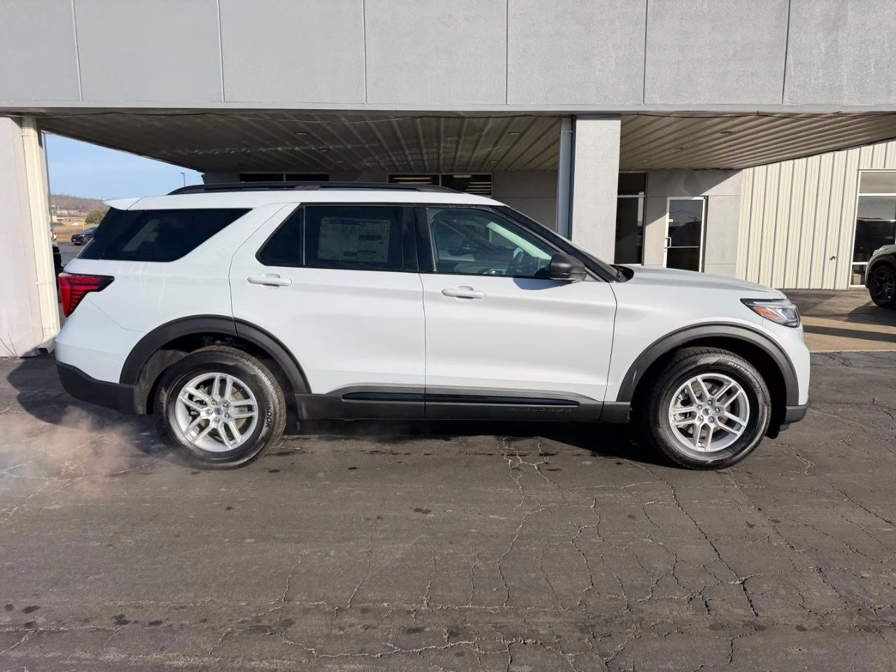 2026 Space White Metallic Ford Explorer Active 4X4 SUV