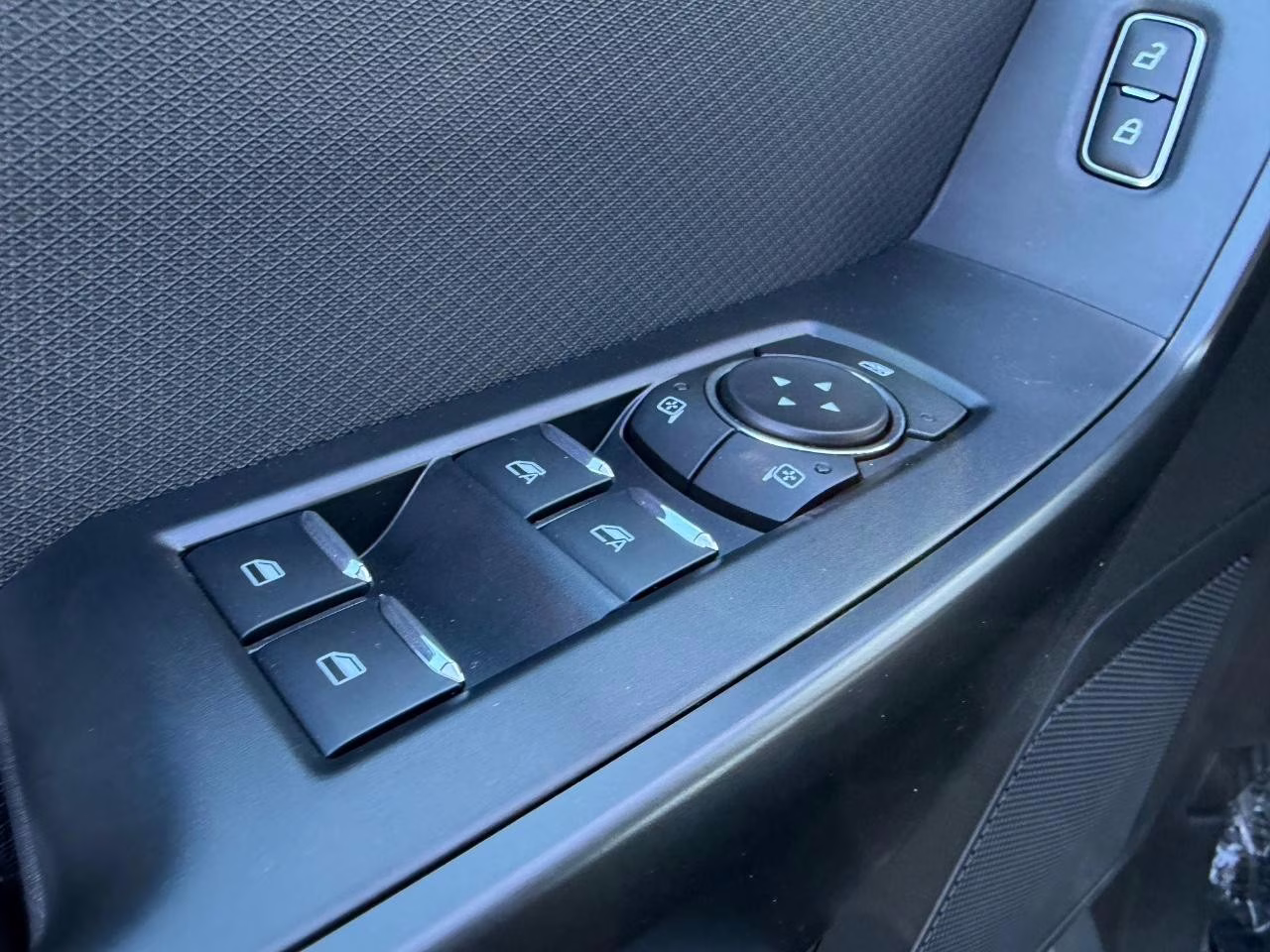 2025 Space White Metallic Ford F-150 STX 4X4 Truck