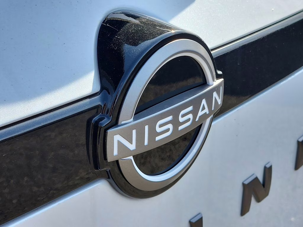 2026 Everest White Pearl Tricoat Nissan Pathfinder SV 4X4 SUV