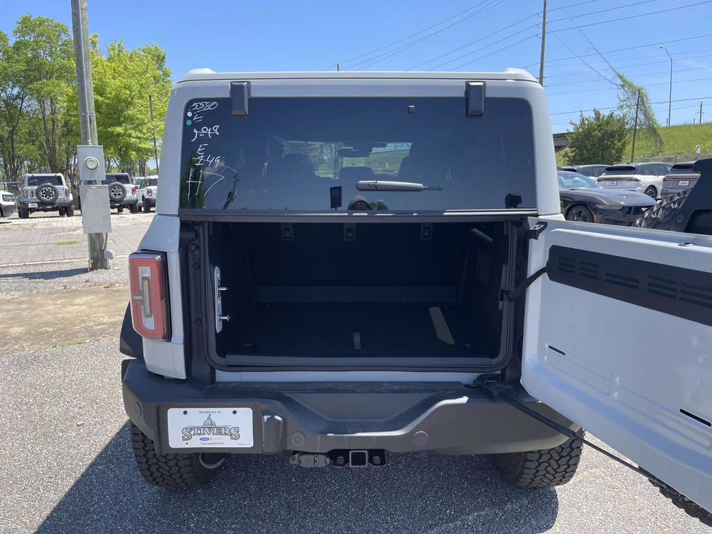 2026 Avalanche Ford Bronco Outer Banks 4X4 SUV