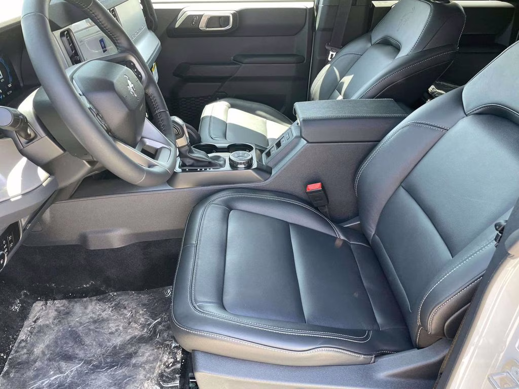 2026 Avalanche Ford Bronco Outer Banks 4X4 SUV