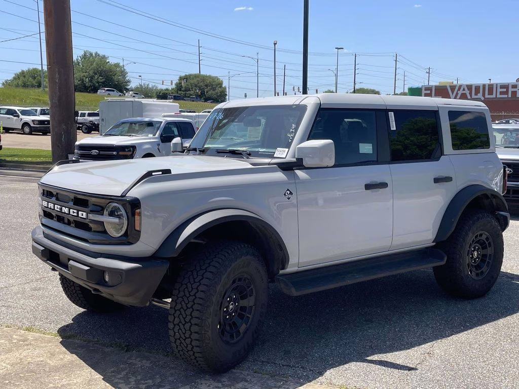 2026 Avalanche Ford Bronco Outer Banks 4X4 SUV