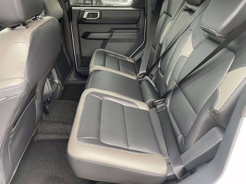 2026 Oxford White Ford Bronco Outer Banks 4X4 SUV