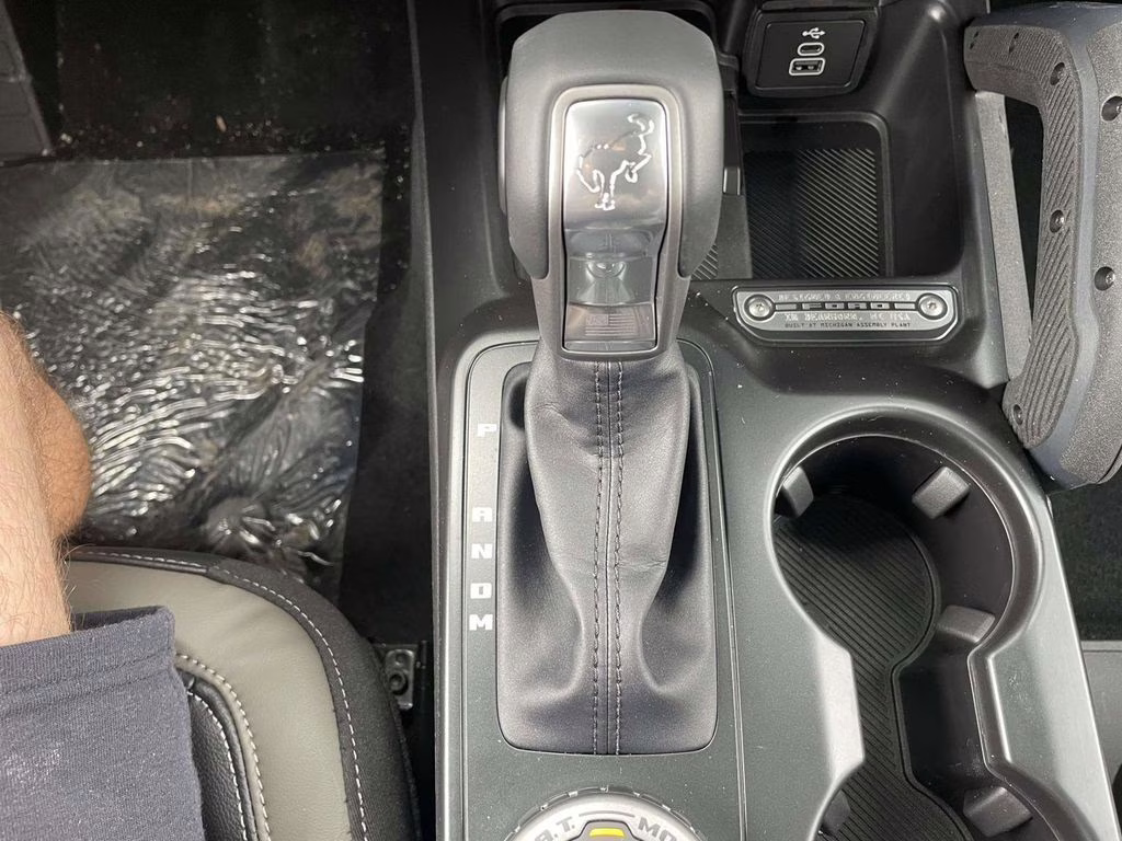 2026 Oxford White Ford Bronco Outer Banks 4X4 SUV