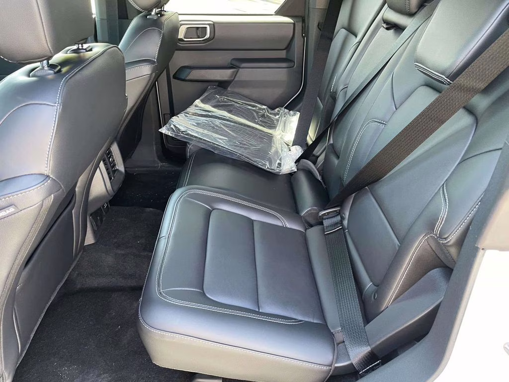 2026 Avalanche Ford Bronco Outer Banks 4X4 SUV