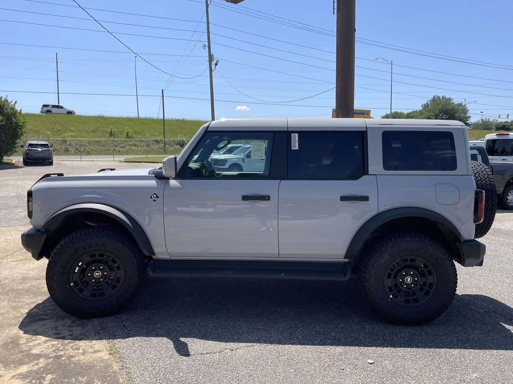 2026 Avalanche Ford Bronco Outer Banks 4X4 SUV