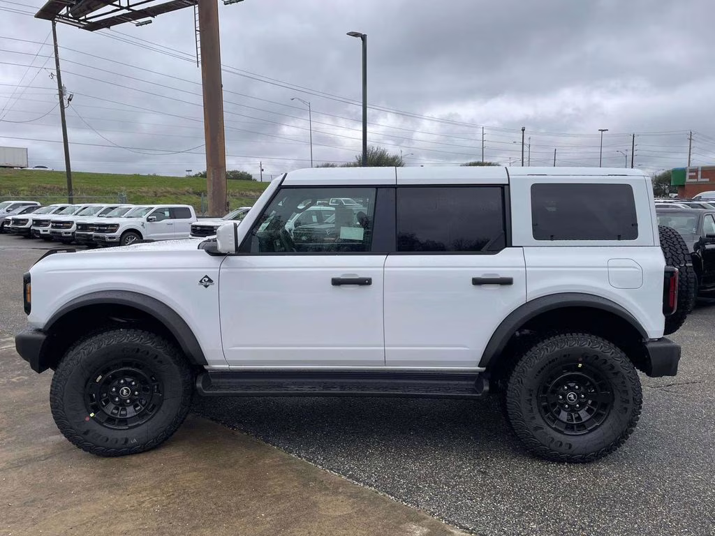 2026 Oxford White Ford Bronco Outer Banks 4X4 SUV
