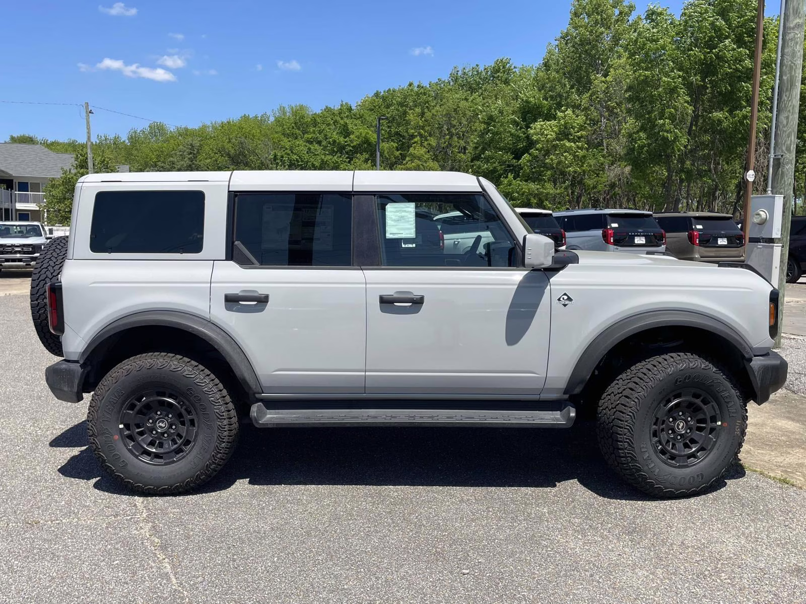 2026 Avalanche Ford Bronco Outer Banks 4X4 SUV