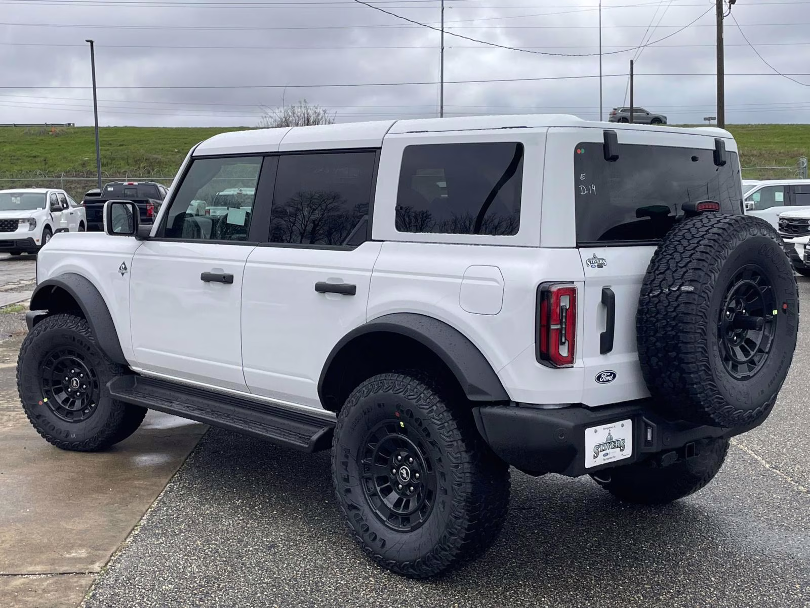 2026 Oxford White Ford Bronco Outer Banks 4X4 SUV
