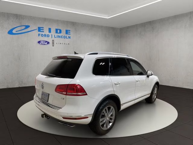 2016 Pure White Volkswagen Touareg V6 TDI AWD SUV