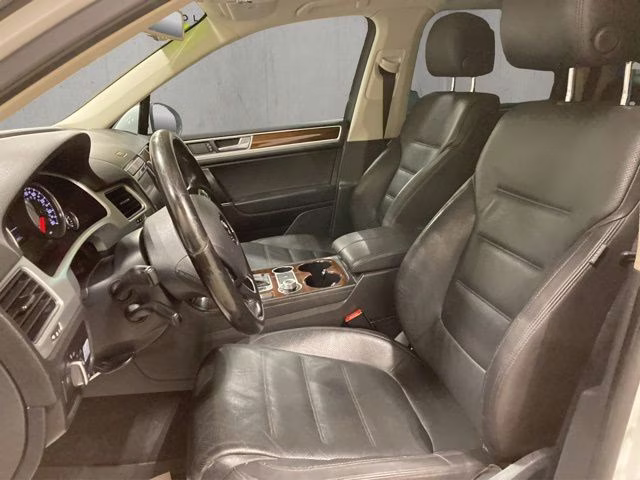 2016 Pure White Volkswagen Touareg V6 TDI AWD SUV