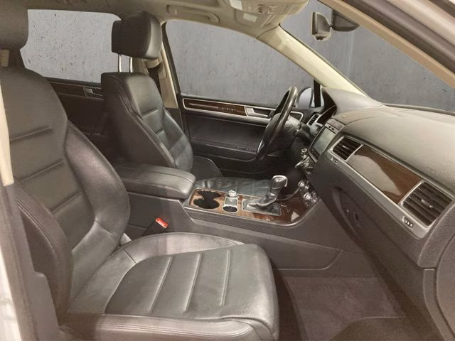 2016 Pure White Volkswagen Touareg V6 TDI AWD SUV