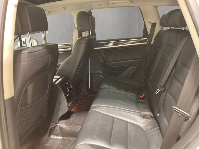 2016 Pure White Volkswagen Touareg V6 TDI AWD SUV