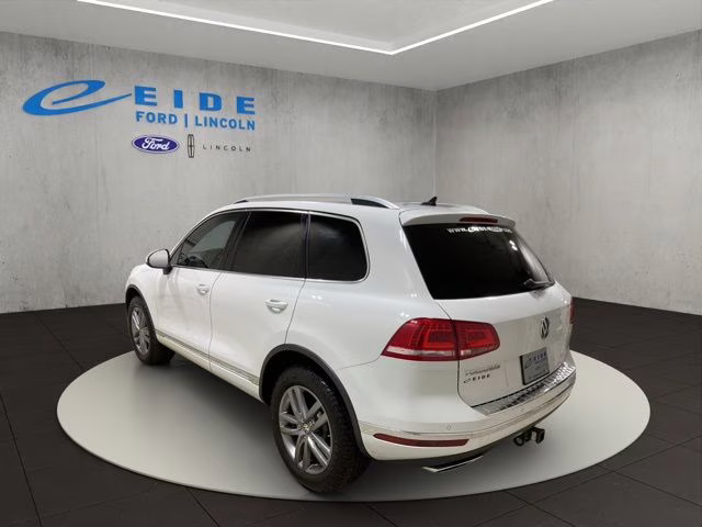 2016 Pure White Volkswagen Touareg V6 TDI AWD SUV