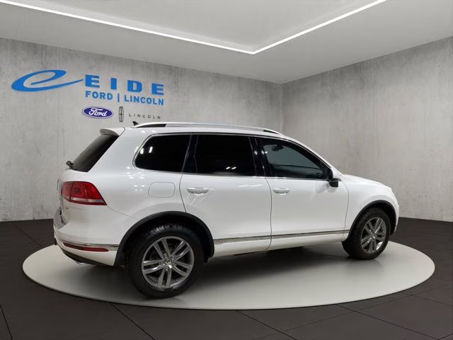 2016 Pure White Volkswagen Touareg V6 TDI AWD SUV