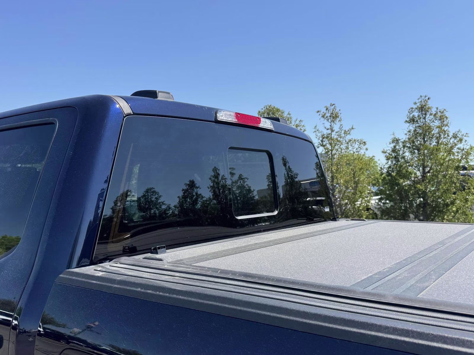 2025 Antimatter Blue Metallic Ford F-150 LARIAT 4WD SuperCrew 5.5' Box 4X4 Truck