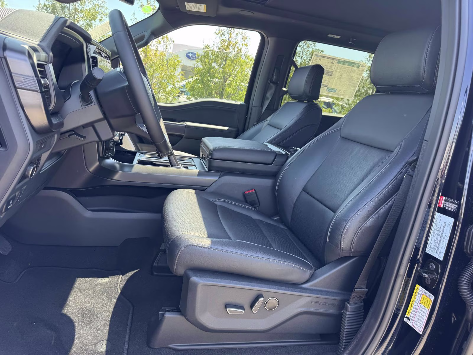2025 Antimatter Blue Metallic Ford F-150 LARIAT 4WD SuperCrew 5.5' Box 4X4 Truck