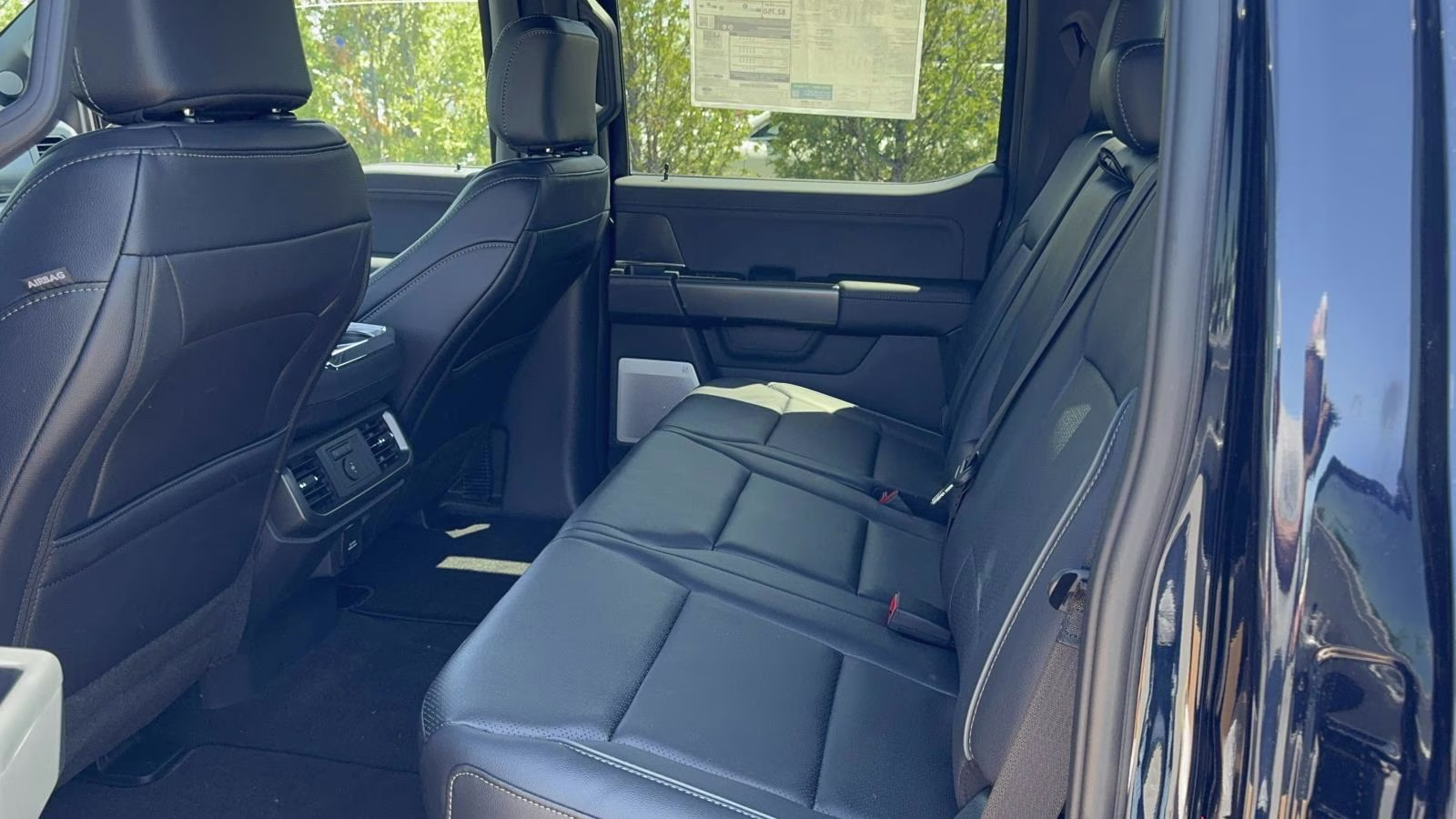 2025 Antimatter Blue Metallic Ford F-150 LARIAT 4WD SuperCrew 5.5' Box 4X4 Truck