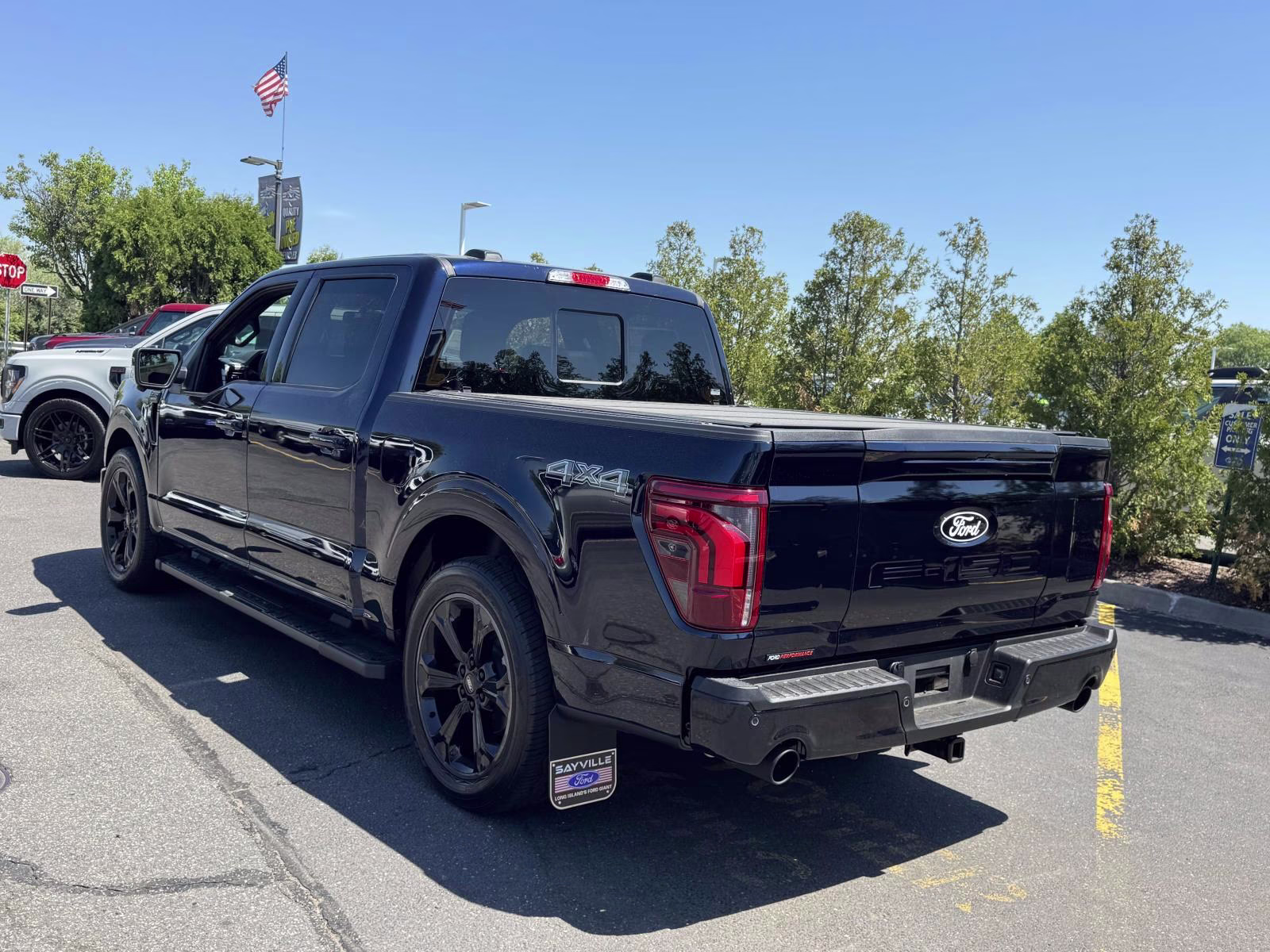 2025 Antimatter Blue Metallic Ford F-150 LARIAT 4WD SuperCrew 5.5' Box 4X4 Truck