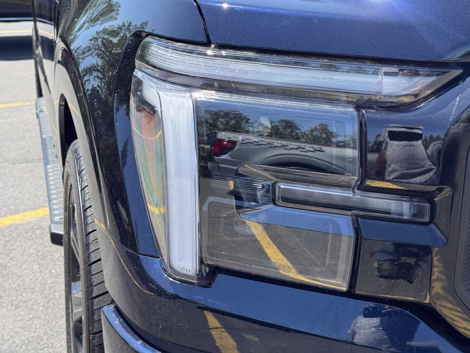 2025 Antimatter Blue Metallic Ford F-150 LARIAT 4WD SuperCrew 5.5' Box 4X4 Truck