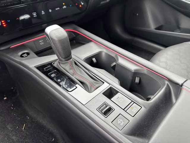 2026 Aspen White/Super Black Nissan Sentra SR FWD Sedan