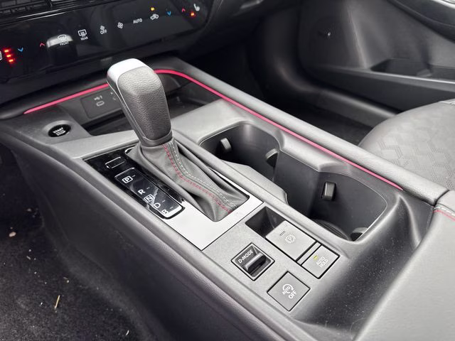 2026 Aspen White/Super Black Nissan Sentra SR FWD Sedan
