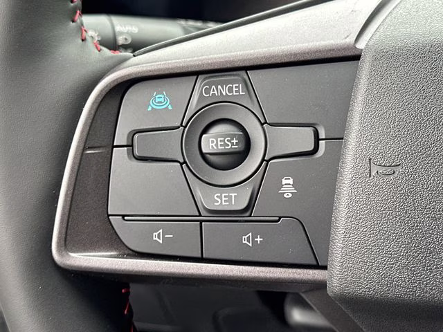 2026 Aspen White/Super Black Nissan Sentra SR FWD Sedan