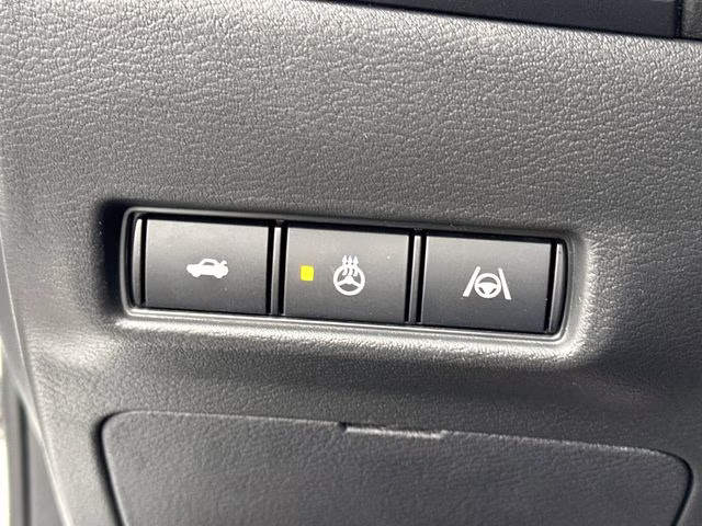 2026 Aspen White/Super Black Nissan Sentra SR FWD Sedan