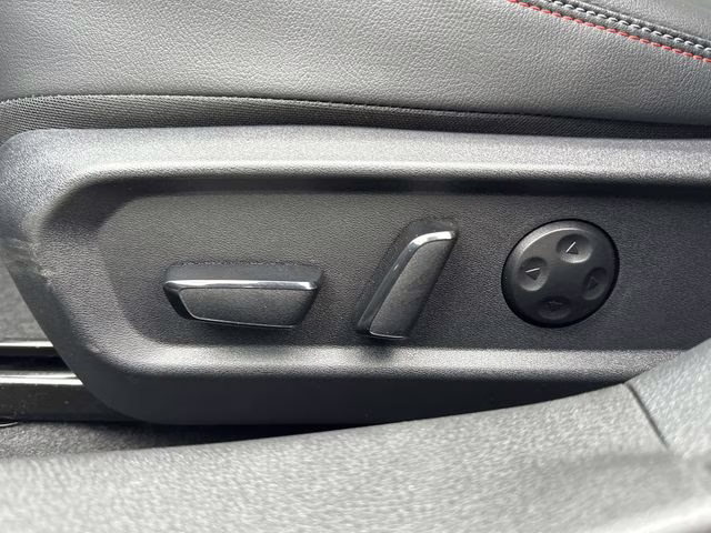 2026 Aspen White/Super Black Nissan Sentra SR FWD Sedan