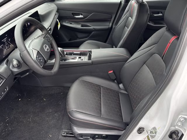 2026 Aspen White/Super Black Nissan Sentra SR FWD Sedan