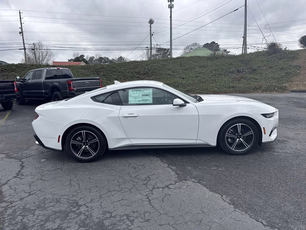 2025 Oxford White Ford Mustang EcoBoost RWD Coupe