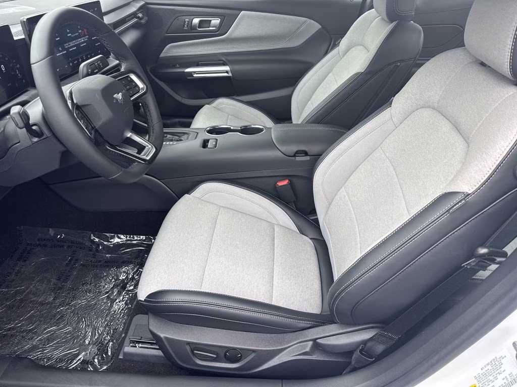 2025 Oxford White Ford Mustang EcoBoost RWD Coupe