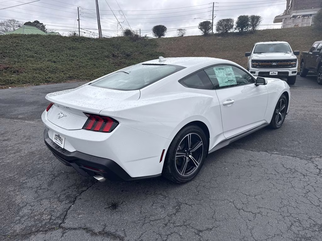 2025 Oxford White Ford Mustang EcoBoost RWD Coupe